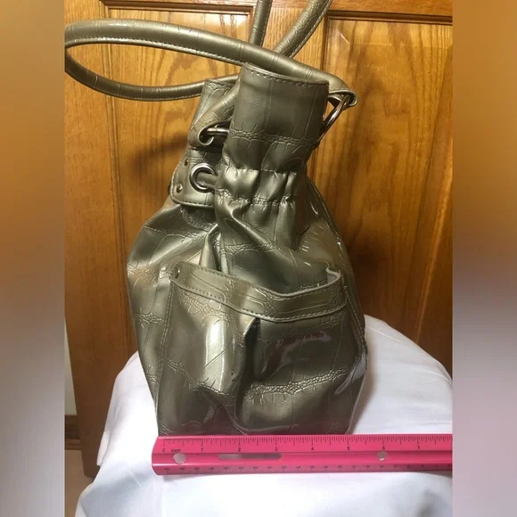 Metallic Gray Drawstring Tote Handbag Shoulder Bag - Picture 4 of 6